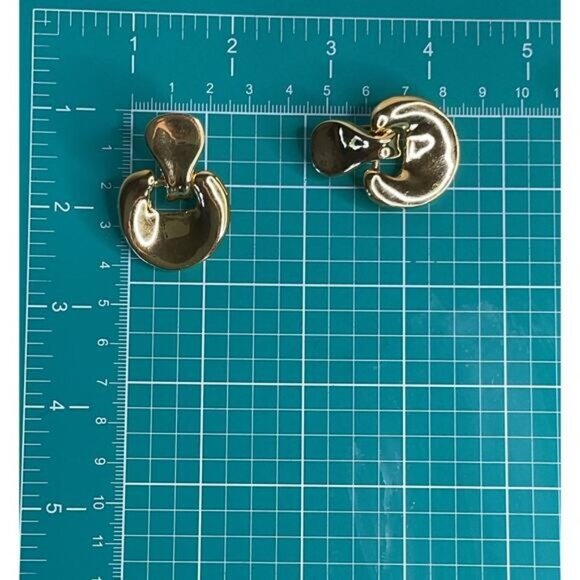 Vintage Gold Tone Clip-On Articulating Dangle Earrings Retro Style Dome Design - Picture 6 of 6